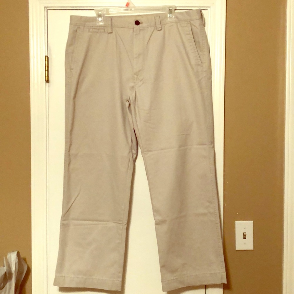 Men’s khaki pants